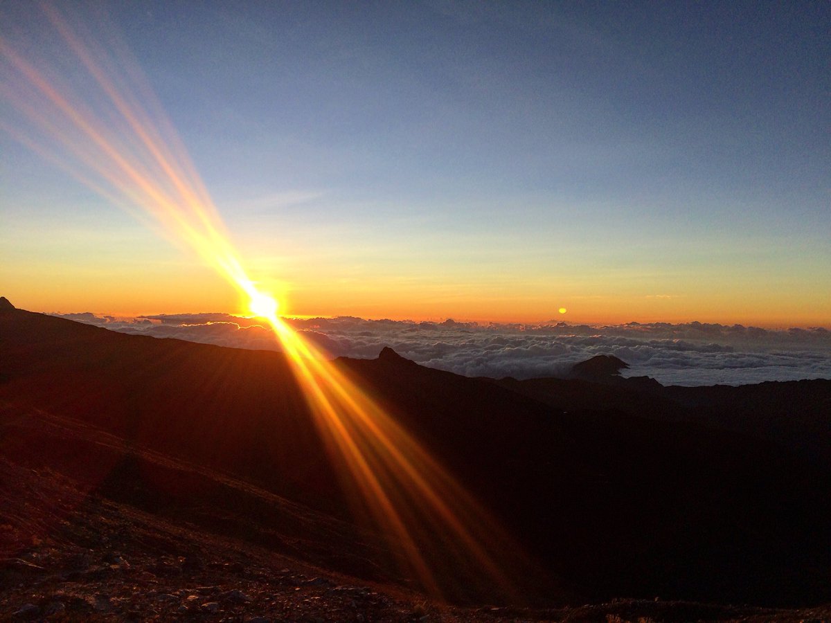 RT <a href="/paupao99/">Paola Ramos</a> Déjate maravillar por cada amanecer #BuenosDias ☀️<a href="/AndesVenezuela/">Andes Venezuela</a> #MeridaNatural # #Merida #Venezuela #ParqueNacionalSierraNevada
