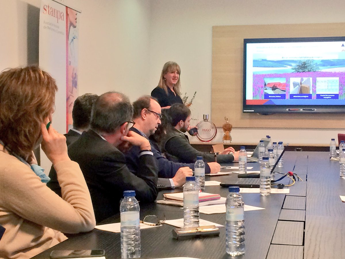 Ayer en Madrid, y hoy en Barcelona, <a href="/AsantiagoAna/">Ana Santiago</a>  CEO de <a href="/Sisteplant/">Sisteplant</a> participa en las jornadas técnicas "La transformación industrial del sector cosmético" organizadas por <a href="/stanpa_es/">Stanpa</a>