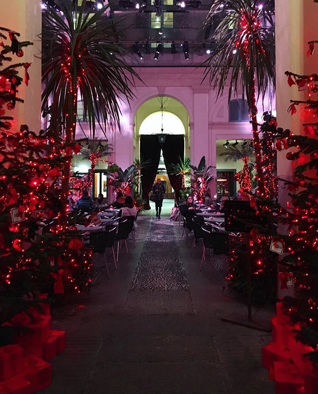 adelinabarphe's tweet photo. Throwback to Milano and Martini Bar da Dolce e Gabbana... #conceptbar #martinirosso #dolcegabbana #milano #redpassion #italy #hospitality #newprojects #strategyplanning #entrepreneurlife #hospitalityworld #innovation #localtreasures #mocinnointl #inventh… https://t.co/yB0W53ikbc https://t.co/jrL8rTNto4