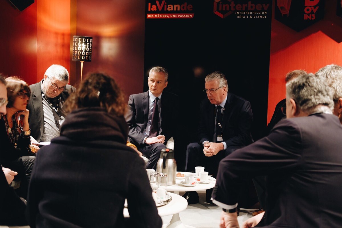 BrunoLeMaire's tweet photo. 💬 @cniel, @Interbev_fr, @inaporc ... Je tiens comme chaque année à aller échanger avec toutes les filières professionnelles. 

Nous défendons une #agriculture de qualité, compétitive et exportatrice ! #SIA2018 https://t.co/Qvl2mZ6Lfs