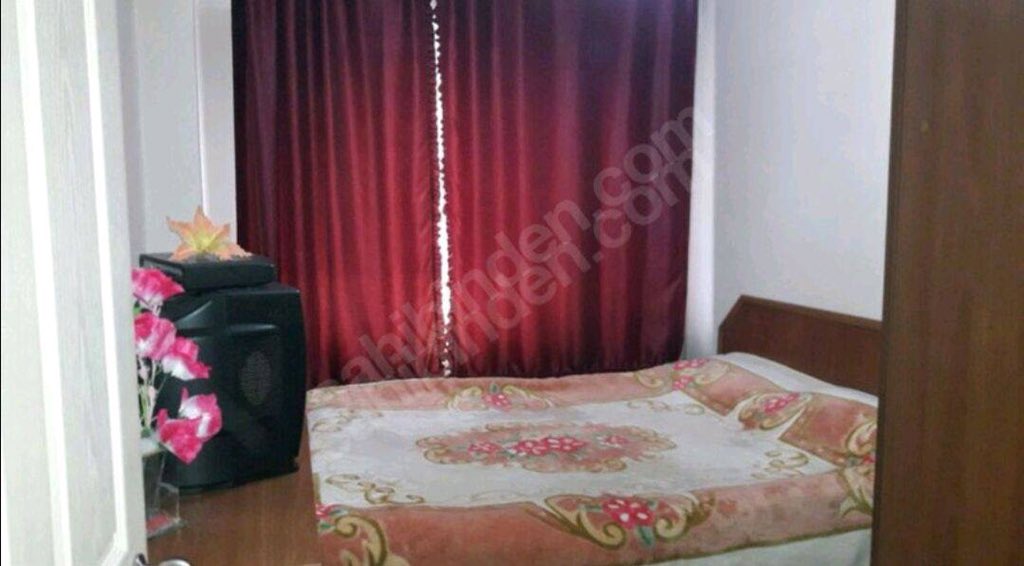 نوع العقار : شقة 
الغرض العقاري : للبيع 
المساحة : 120 m2 تقريبا
عدد الغرف : 3+1 - ثلاث غرف و صالة 
رقم الطابق : طابق الحديقة 
عدد الطوابق الكلية للبناء : 5
المنطقة : أفجلار - جيهانغير محلة - إسطنبول الاوروبية - تركيا