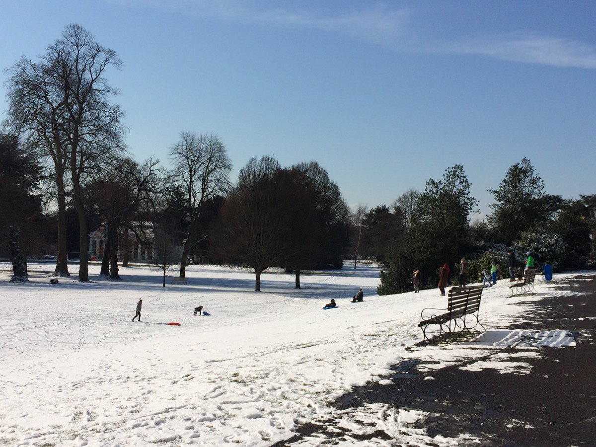 Gunnersbury1's tweet photo. Dydd gŵyl Dewi hapus pawb! We're spending our #StDavidsDay eating #welshcakes and #sledding on the Gunnersbury slopes. How are you spending yours?
#walesweeklondon #dyddgŵyldewihapus #DyddGŵylDewi #eira #twittercymraeg https://t.co/F9MWQwZaJN