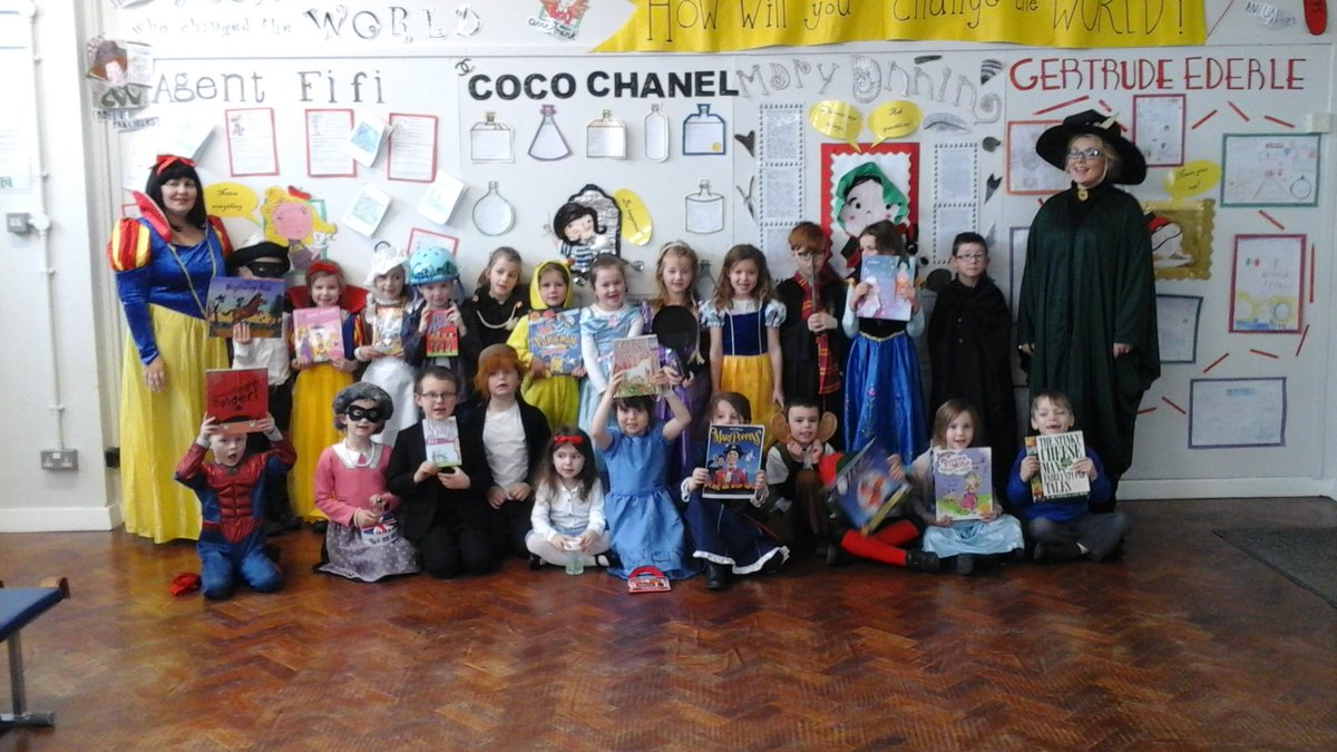 HeatherPrimary's tweet image. Great costumes today for World Book Day.  Hope to see some of you later at our story sharing session at 2:30pm.  #readingisamazing
Here are our Explorers, Adventures and Voyagers.