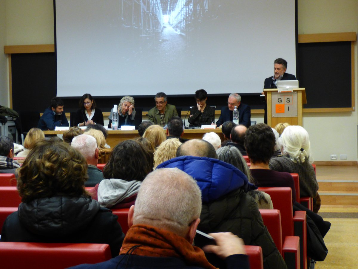 "LeManiDellaCittà" libro di <a href="/clapaj/">Claudia Pajewski</a> Una serata emozionante <a href="/GSSI_LAQUILA/">GranSassoScienceInst</a> Grazie a tutti per aver partecipato! 
<a href="/fabriziobarca/">Fabrizio Barca</a>  <a href="/EugenioCoccia/">Eugenio Coccia</a> #dragopublishing #laquila