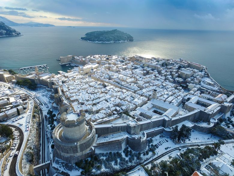 Amazing shot of snowy  #Dubrovnik
#sailweek #snowincroatia #sailweekcroatia
