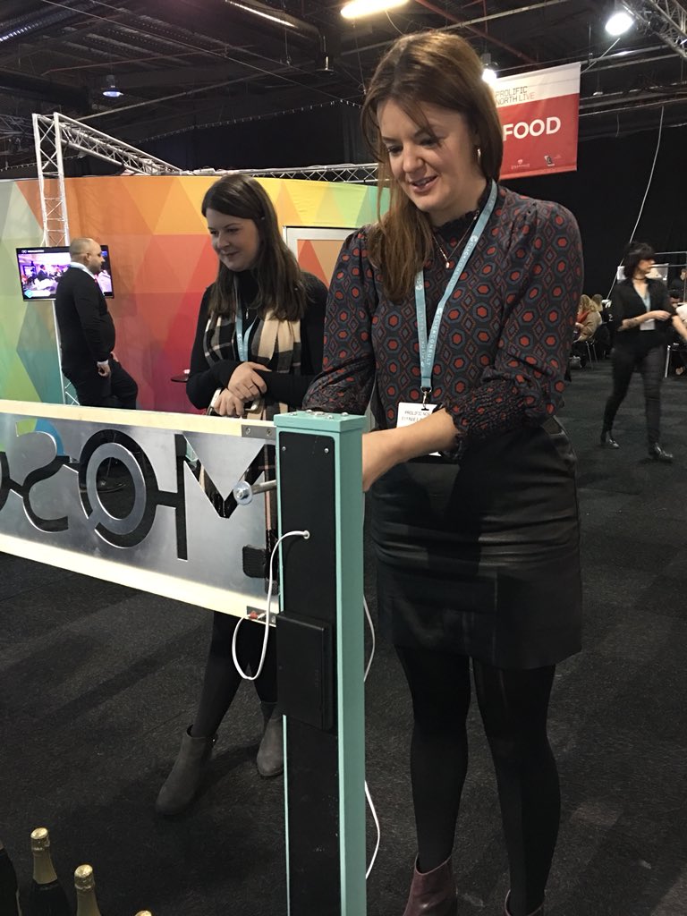 mosquitodigital's tweet photo. No winners yet, but it’s still early! Stop by and say hello, you might walk away with a bottle bubbly #CreateSomeBuzz #PNLive https://t.co/ThXkdSf6vu