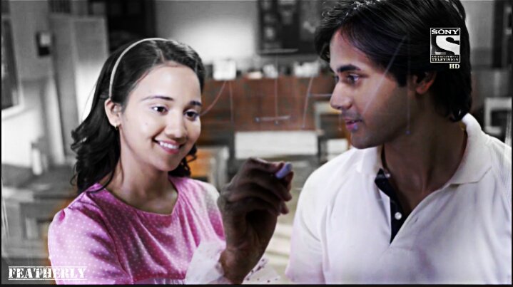 FeatherlySia's tweet photo. Beautiful logg😍☺ #Samaina #SamainaConfession #YehUnDinonKiBaatHai #YUDKBH https://t.co/LZBMwBJyn7