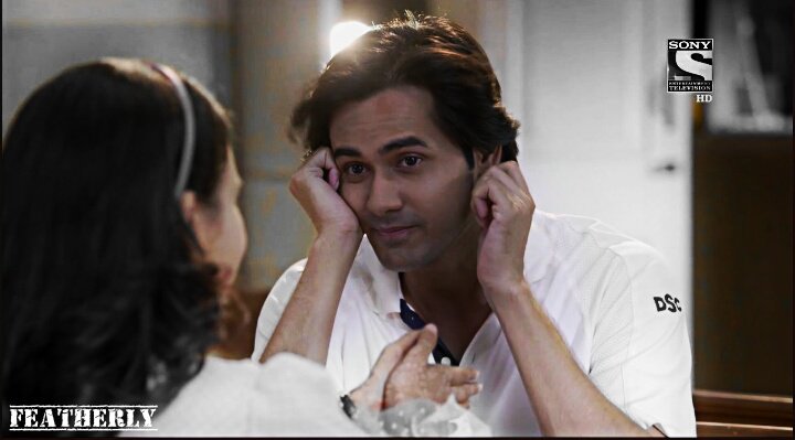 FeatherlySia's tweet photo. Beautiful logg😍☺ #Samaina #SamainaConfession #YehUnDinonKiBaatHai #YUDKBH https://t.co/LZBMwBJyn7