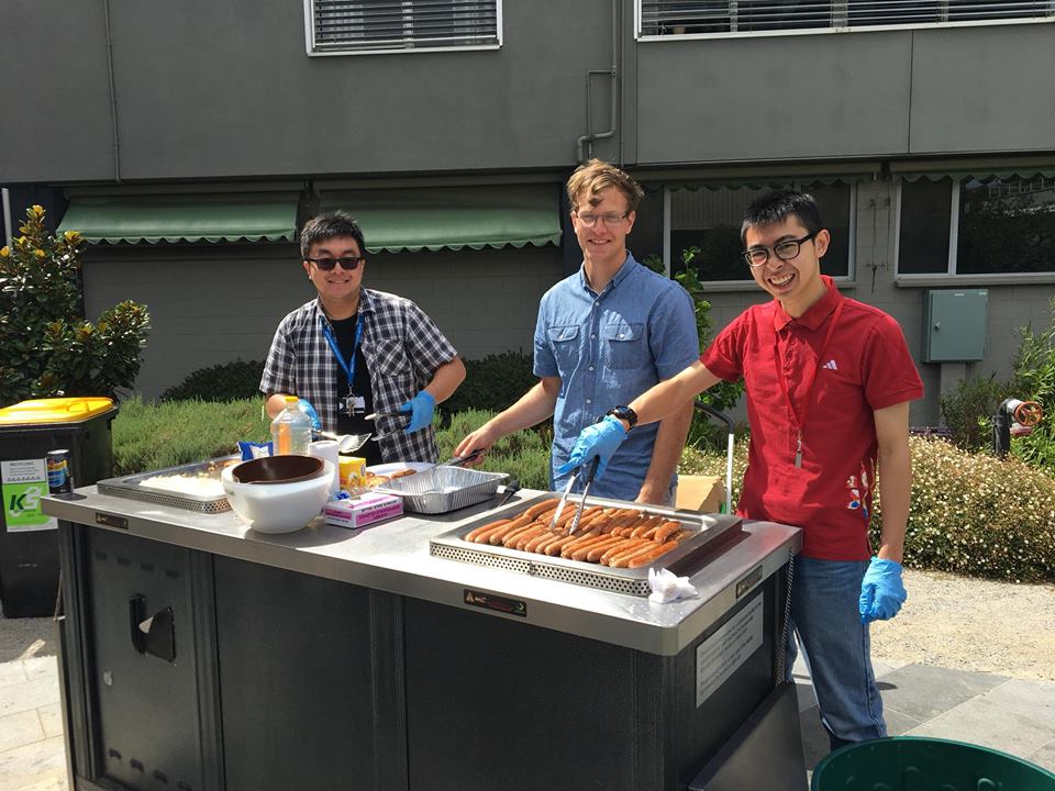 SMUCE kicking off the year with a BBQ at Kenneth Hunt memorial garden for our lovely members #MonashUni #chemicalengineering  #BBQ