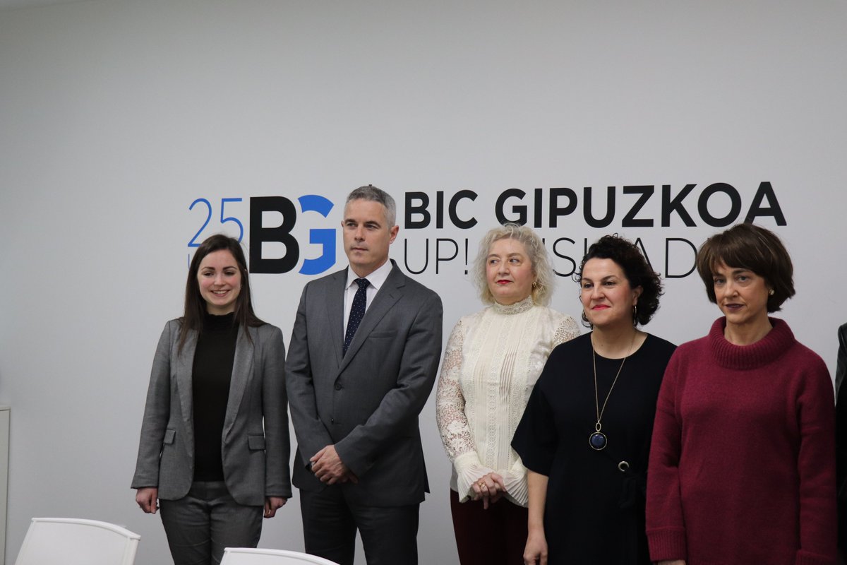 industriaEUS's tweet photo. ☑ @BICGipuzkoa-k 25 urte ekintzailetzaren aldeko lanean. Onartutako 732  proiektu, sortutako 359 enpresa eta dibertsifikatutako 108 enpresa. Finantziazioa, merkatua eta bezeroak, @Gob_eus-ek ekintzailetza laguntzeko 3 zutabe nagusiak #upeuskadi ➡️ https://t.co/N2Ij7bWPKC https://t.co/m8WWWrZC0B