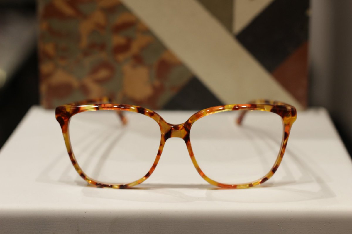 opticaFB's tweet photo. ¡En un ratito estamos en @Malagaaldia1 hablando de #Dukar y #FernándezBacaAutor! 🕶️👓 https://t.co/czKCzmQ3vJ