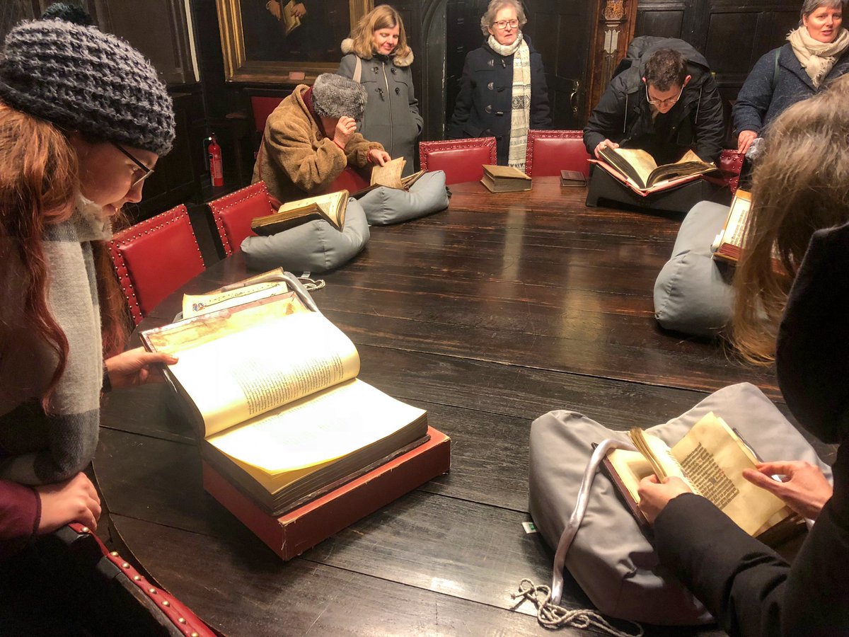 MancMedSoc's tweet photo. Many thanks to Senior Librarian Fergus Wilde, and our members and guests who braved the wintry conditions last night to join us, for a fabulous tour of @chethamslibrary! #medievaltwitter https://t.co/ywyOy7SuD8