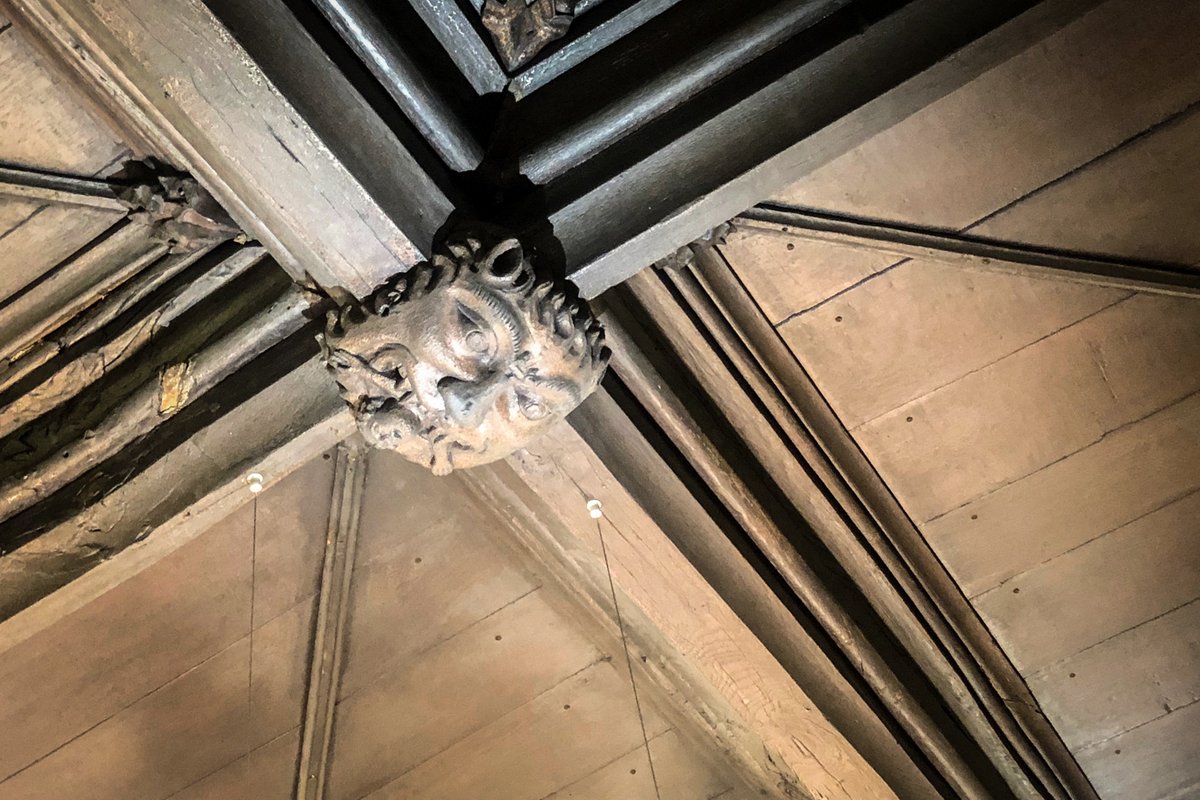 MancMedSoc's tweet photo. Many thanks to Senior Librarian Fergus Wilde, and our members and guests who braved the wintry conditions last night to join us, for a fabulous tour of @chethamslibrary! #medievaltwitter https://t.co/ywyOy7SuD8