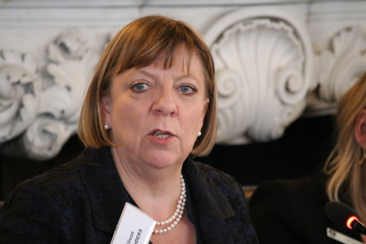 Miss_LAH's tweet image. My @WiltonPark apprenticeship is a fantastic opportunity. Last yrs L3, to this yrs L4. Meeting global people, seeing foreign policy discussions, &amp;amp; to experience not-so-everyday situations; interviewing ministers &amp;amp; CEO's of global companies.