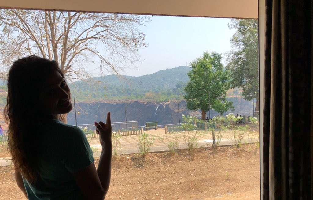 HariPrriya6's tweet photo. #Jogfalls ❤️ View from my room 😍 But no water 😧 #Summereffects 😣 https://t.co/yB1kILi8k5