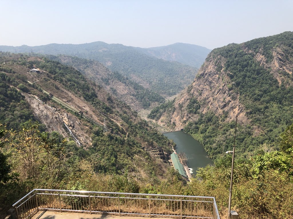 HariPrriya6's tweet photo. #Jogfalls ❤️ View from my room 😍 But no water 😧 #Summereffects 😣 https://t.co/yB1kILi8k5