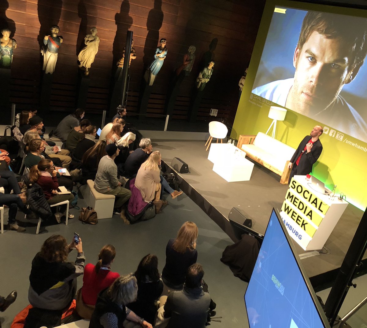 Was Marken von Marvel, Game of Thrones und Co lernen können. <a href="/danielrehn/">Daniel Rehn</a> at his best bei der <a href="/SMWhamburg/">SMW Hamburg</a> #SMWHH #closer2018 #smwstory