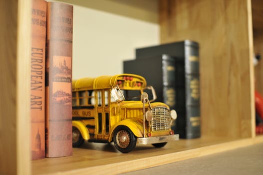 Wishing everyone a very happy #WorldBookDay! We couldn't resist sharing this pic! #worldbooks #bus #bookshelf #busshelf #yellowbus
