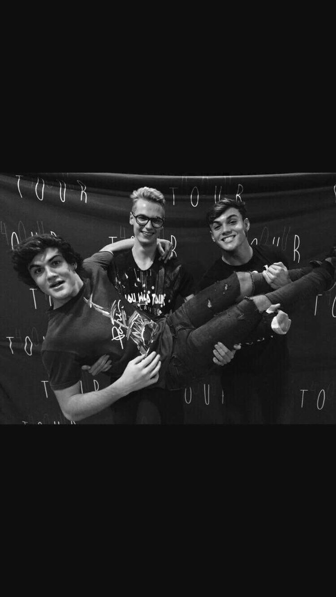 loic_kermarrec's tweet photo. I hope so much to see them again π₯βπ»βπ»βπ» @GraysonDolan @GraysonDolan #DolanTwins #4ou #4outour https://t.co/dvOUvG4UM9