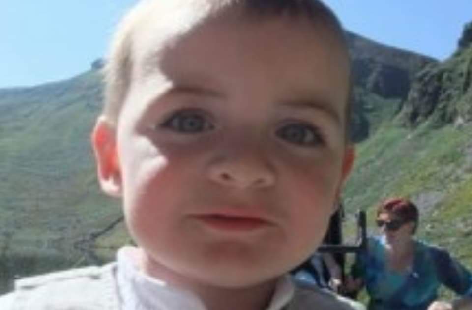 BeeForBattens's tweet photo. Today is #RareDiseaseDay2018 we remember our two children Saoirse and Liam who we lost to #BattenDisease  please share to raise awareness https://t.co/smeYqyRvEl
