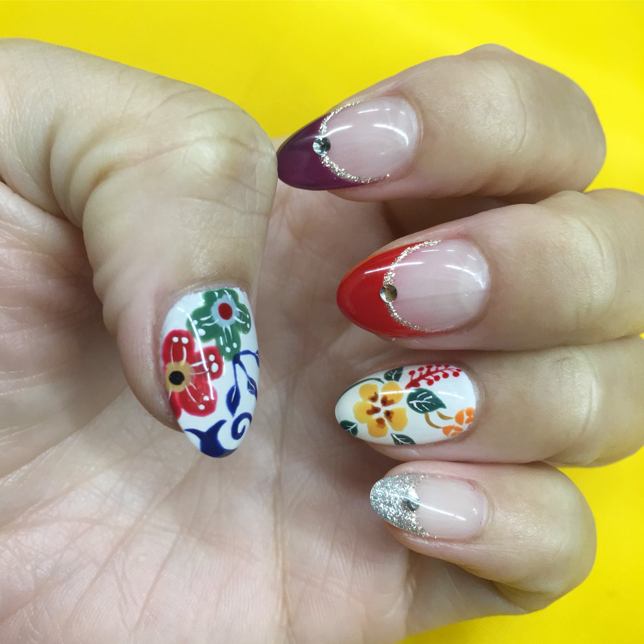 ツジーリヤ ヨシコサンドロワ 今月の沖縄行に想いを馳せて 紅型風ネイル ネイル 沖縄 紅型 ネイルアート Nail Nailart Okinawa Japan T Co 7v5nldpfr5 Twitter