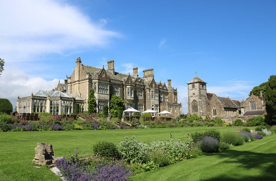 Miss_LAH's tweet image. Recipe for my #Apprenticeship: #digitalmarketing

12 x months

16 x modules

7 x #communications colleagues

588 days as an #apprentice

2 x #NationalApprenticeshipWeek

Many photographs taken &amp;amp; not-so-everyday experiences still to be had