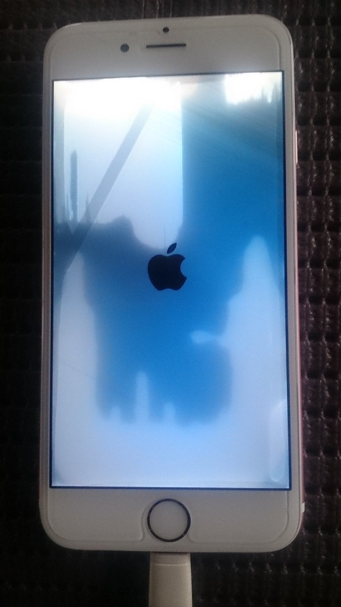 FiX_4443's tweet photo. 本日は、磐梯町のお客様
iphone6S水没修理にて画面に水が入ってしまいパネルが反応しなくなったとの事で
🆘とりあえず使える常態にはなったが、なかまで濡れてるじょうたいなんであくまで応急対応にてデータバックアップとって下さい。
#iphone6S水濡れ
#水没修理iphone
#磐梯町iphone修理 https://t.co/9exqR2xP5d