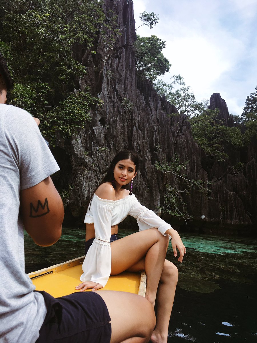 isabelbulatao's tweet photo. BTS: Day 2. @_gabbigarcia for @benchtm 🌿🌊⛵️

📸: me

#OpenParadise #LoveLocal #BENCHEveryday #FavPinoyNewbieGabbi https://t.co/TiSLPH9KyY