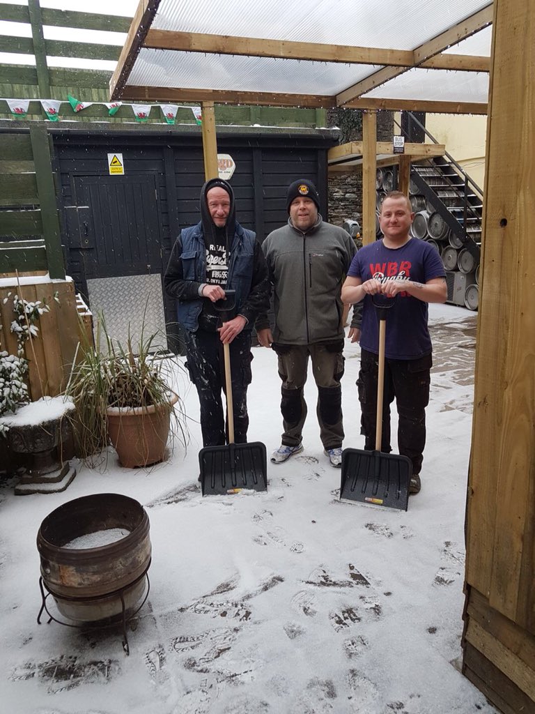villagearmscf38's tweet photo. Ok, the VA is ready for some St David’s Day fun! If you’re out and about pop in! There’s free pool and jukebox all day and we’ve some lovely welsh treats for you #StDavidsDay #DyddGŵylDewi #StormEmma https://t.co/NxH4rPLNUu
