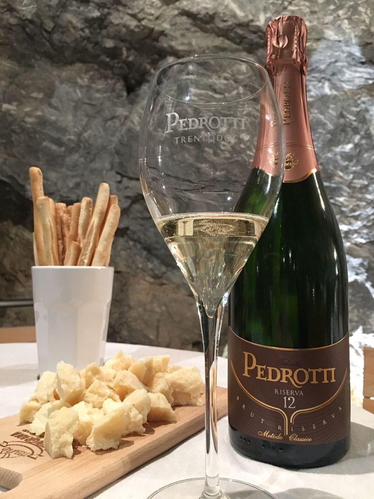 #Pedrotti #Riserva12

12 years #onlees...for special occasions

#bollicinedimontagna #metodoclassico #italiansparklingwine #winelovers