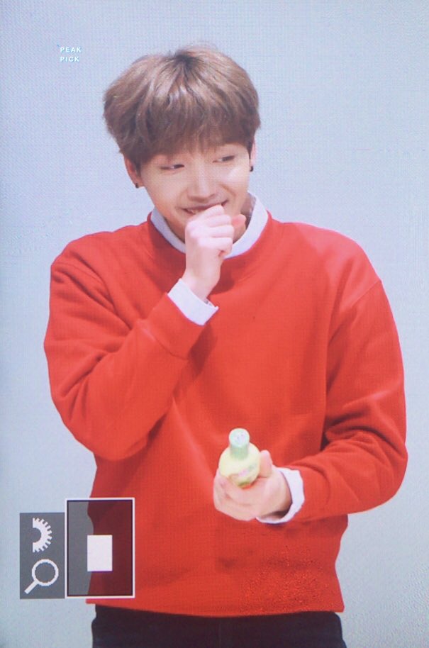 PEAK_PICK's tweet photo. 180301 #정세운 이거 주신 분 누구세요 나 웃겨 주거,,, @sewoon_jeong https://t.co/QNmpltLKJh