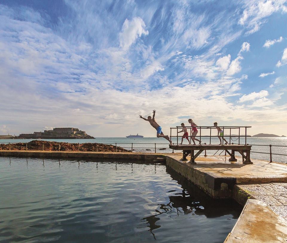 Guernsey Marathon tweet media