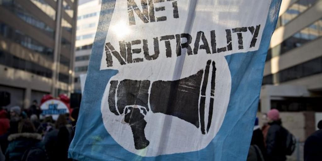 CityRanks's tweet photo. '3 Ways the Net Neutrality Repeal Can Cripple Your Business' https://t.co/8nEFxNHLKy >>For a successful #e-commerce #store & #marketing Plan CALL @NewcWebdesign 07837863584 #NewcWebdesign #webdesign #newcastle #shopify #googlereview #NetNeutrality #startups @successiswhat https://t.co/W6YSZ6KDYn