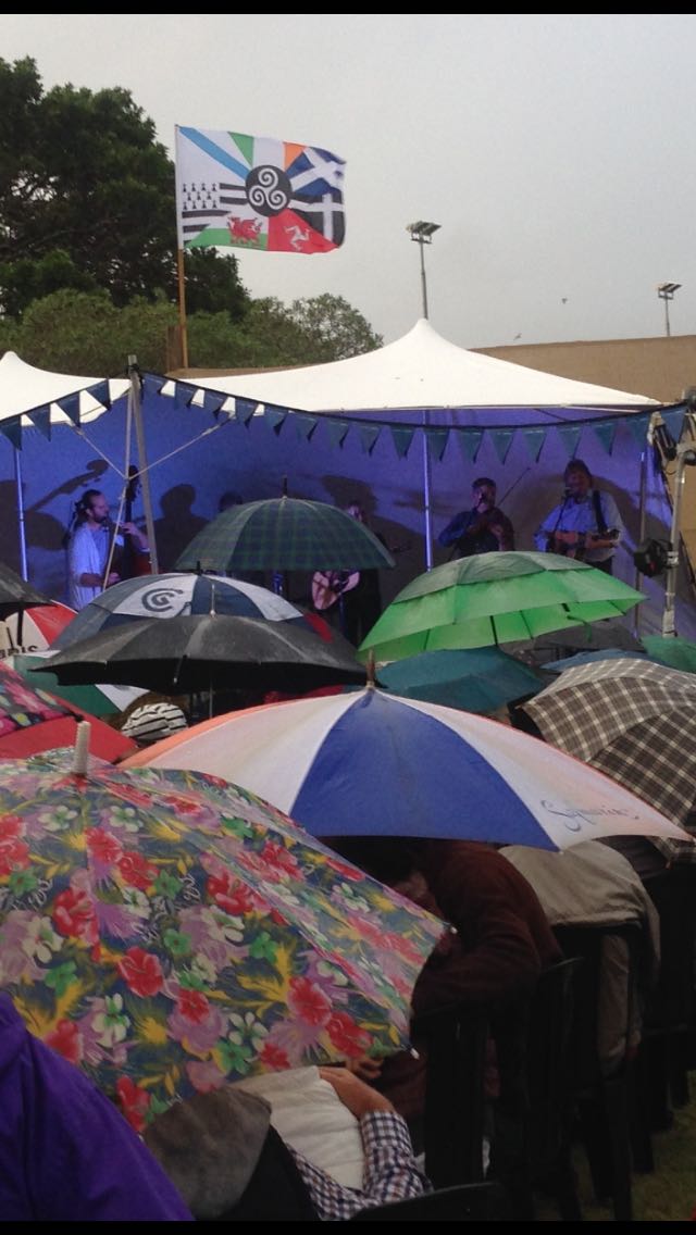 celticcritters's tweet photo. Singing in the rain ... Blacksmith and @JenniferEaves – performing at this year's Sundowner Celtic Concert at the 2018 #KnysnaCelticFestival #CelticFestival Great concert despite the weather! https://t.co/T7YjKLyIwg