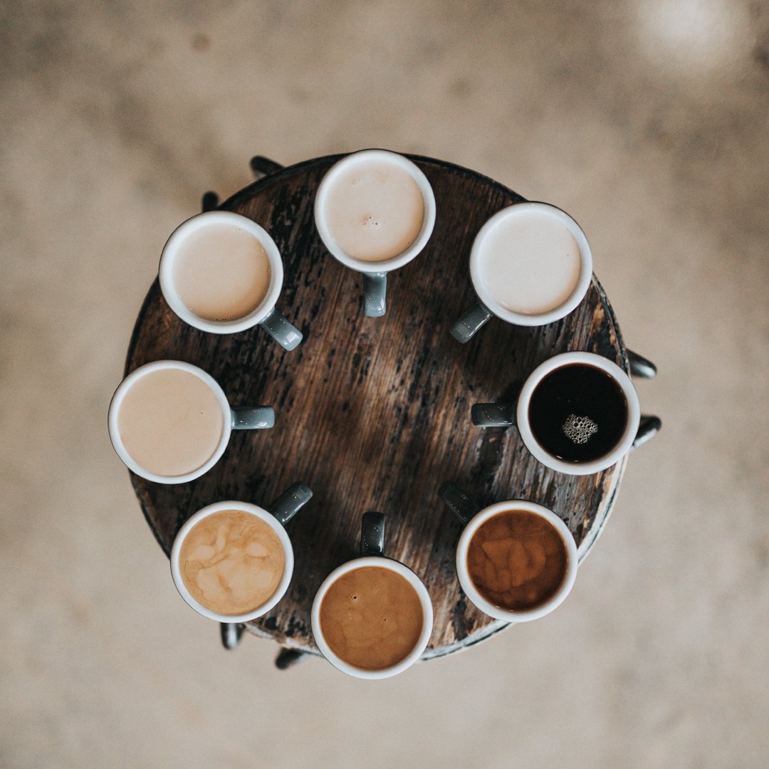 Fastbar_Owner's tweet photo. Café solo, cortado, con leche, bombón, carajillo, asiático, belmonte, café del tiempo o barraquito. Son algunos de los cafés ☕que podemos encontrar en diferentes regiones de España.
Hoy en #Andalucía, después de la celebración del #28F el café se sirve solo 🤣#tdsgastro https://t.co/F0aXOfPdbb