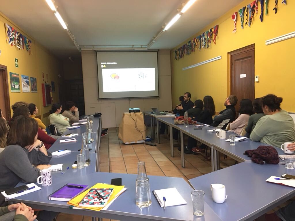 EscoltesiGuies's tweet photo. Avui l'Oficina de Serveis Generals de MEG estem de Jornades Tècniques a Can Cadena formant-nos en comunicació i treballant sobre els serveis q oferim. ⚜️📝📢 https://t.co/yGAtfrZiin