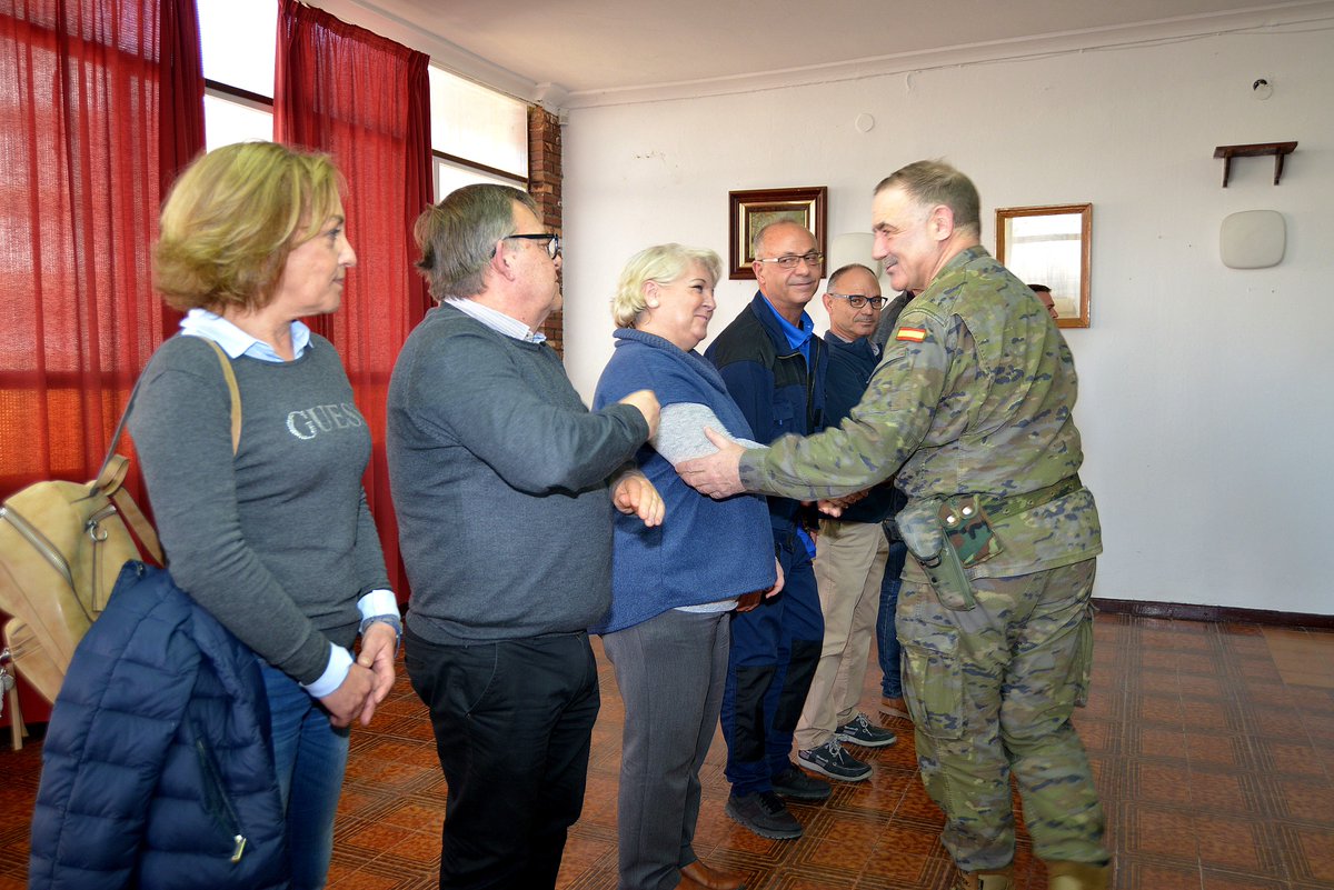 COMGEMEL_ET's tweet photo. El #COMGE se despide de la Unidad de Servicios de Base Discontinua "Teniente Flomesta" #USBAD https://t.co/CYjYg0mCpf