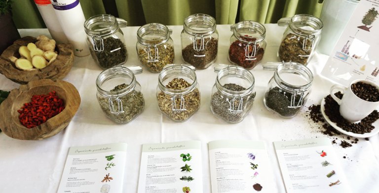 Oright_Swiss's tweet photo. Natural Ingredients 🌱

#oright_swiss #oright_switzerland #oright #naturalingredients #greentea #goij #bambus #ginkgo #jojoba #ingwer #organic #nature #greenbeauty #botanicals #vegan #swissvegan #trending #switzerland #swiss #berne #globalGoals https://t.co/XrTMvXQJ1e