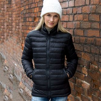 c_images_'s tweet photo. It's snowing ❄️🧥 Remember to keep warm at work! All of our products can be embroidered or printed with your logo.
https://t.co/e0pNLhckKn https://t.co/SyRh0p5l9P