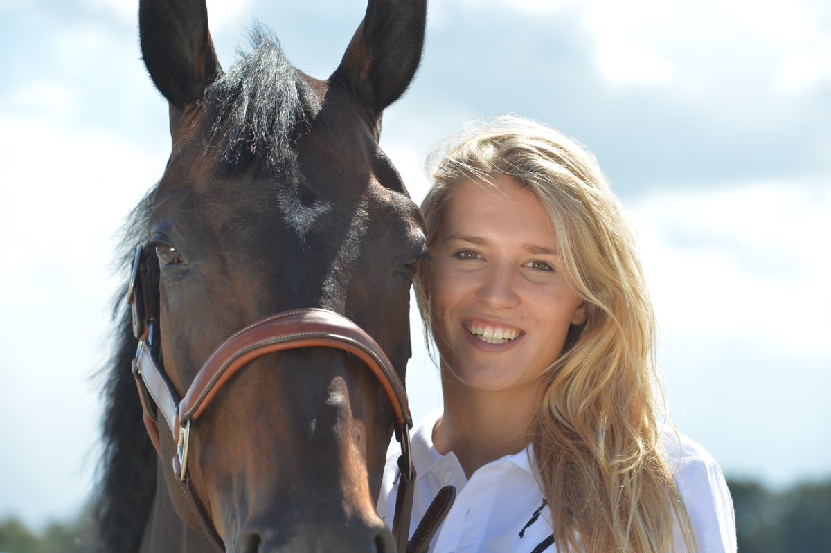 Renwick_Sons's tweet photo. We were thrilled to announce our first ever rider ambassador this wk with @jessicaemendoza joining the #team &amp; representing our #British brand globally! We look forward to seeing Jess flying the flag! 🇬🇧 #showjumpinghour
📸 by https://t.co/H2V16INRZ6 https://t.co/PVqwu6R318
