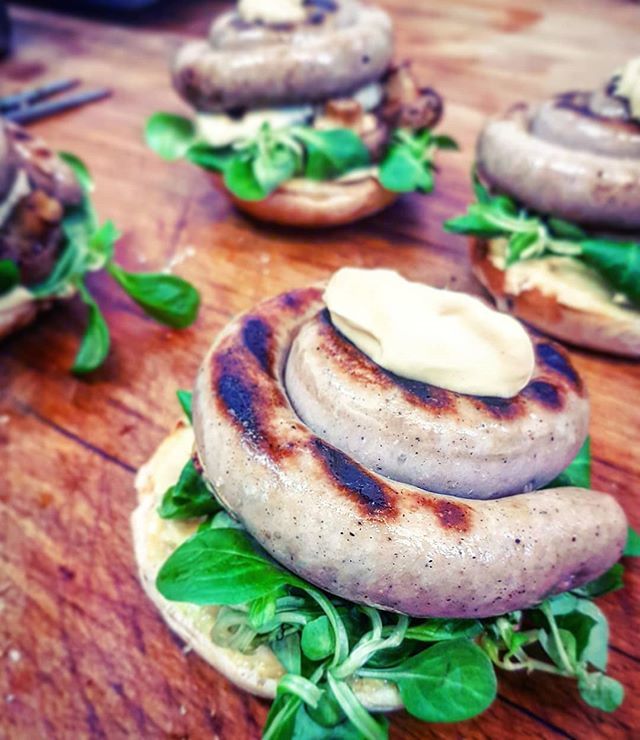 ornyfoodstyl's tweet photo. Dnes oběd jenom do ruky😂😂práce moc😂
#vinnaklobasa #jidlo #vinnáklobása #food #foodporn #jidlonaprvnimmiste #obed #foodlover #jidlojelaska #lunch #dnesjem #jidlojezaklad #maso #salatek #zampiony #vkuchyni #varim #klobasky #houska #rychlovka #obid… https://t.co/8ote8jCBhU https://t.co/iwYUctfxYC