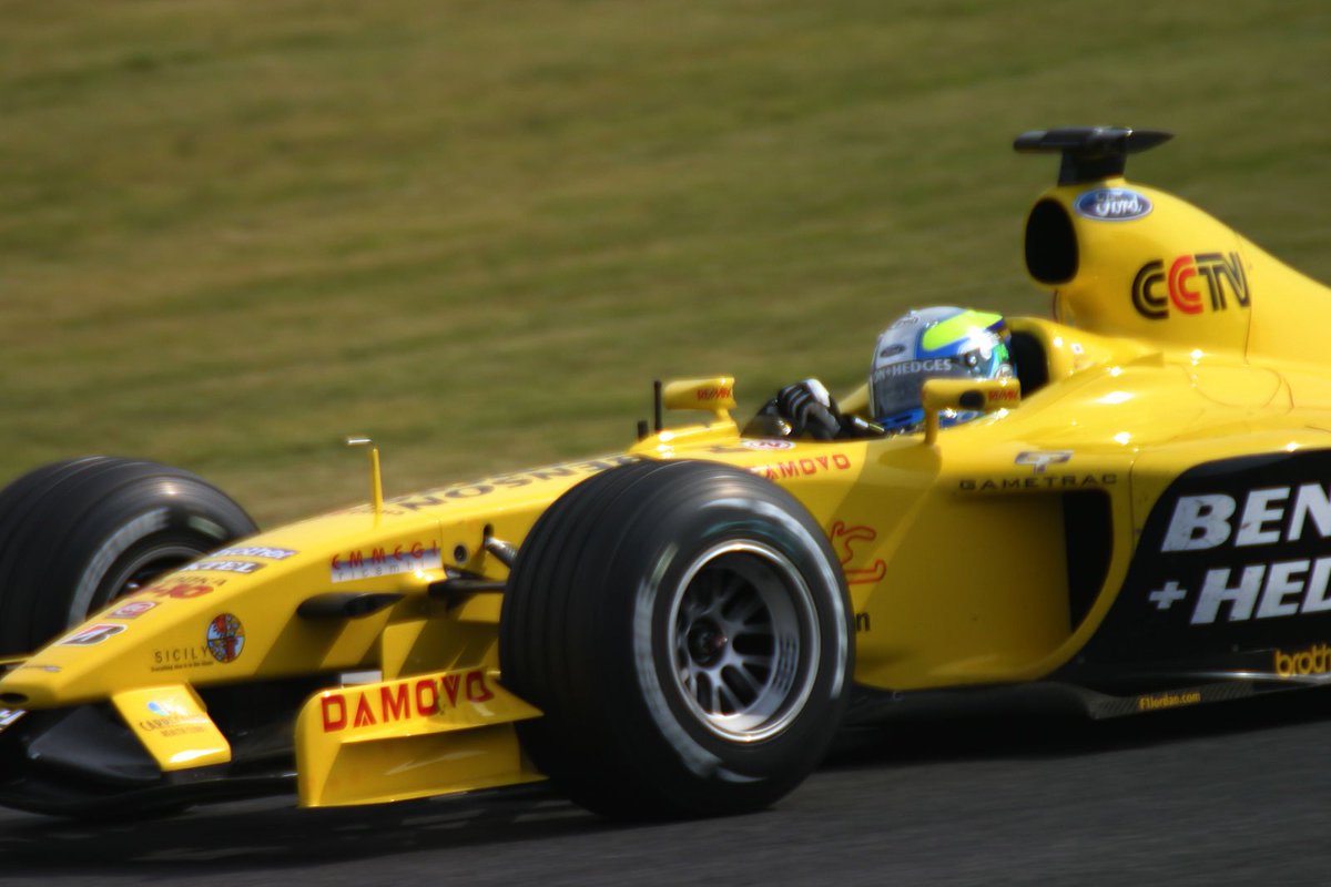 f1champ2000's tweet photo. 2003年の日本GPでジョーダンのマシンを駆る本山哲選手。
この年は金曜日の朝に3台目のマシンを走らせることができた。

Jordan Ford EJ13 / Satoshi Motoyama
2003.10.10 Suzuka Circuit

#F1 #F1jp #SatoshiMotoyama #JordanF1 #EJ13 #JapaneseGP #本山哲 #鈴鹿サーキット https://t.co/FpIL673AC5