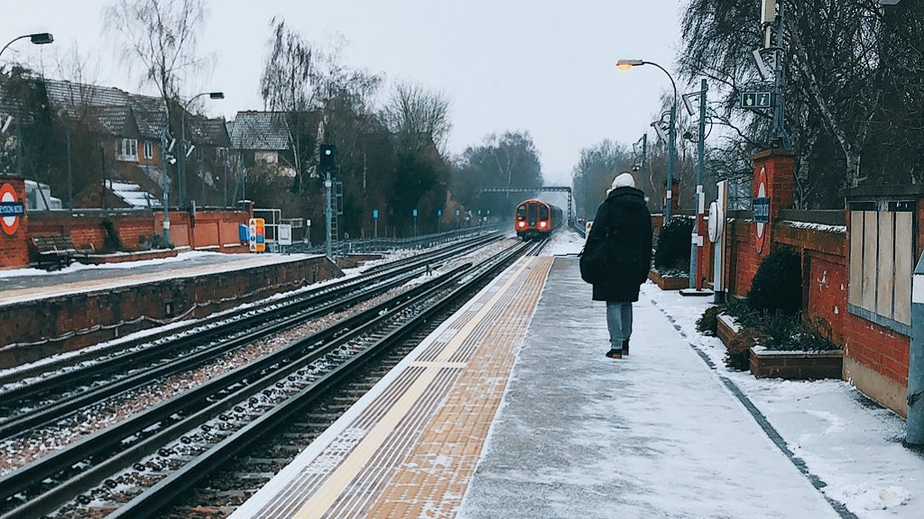 JonathanEveritt's tweet photo. @LondonMetUni Empty platform for me this morning ❄️ https://t.co/9XhP6LuoZe