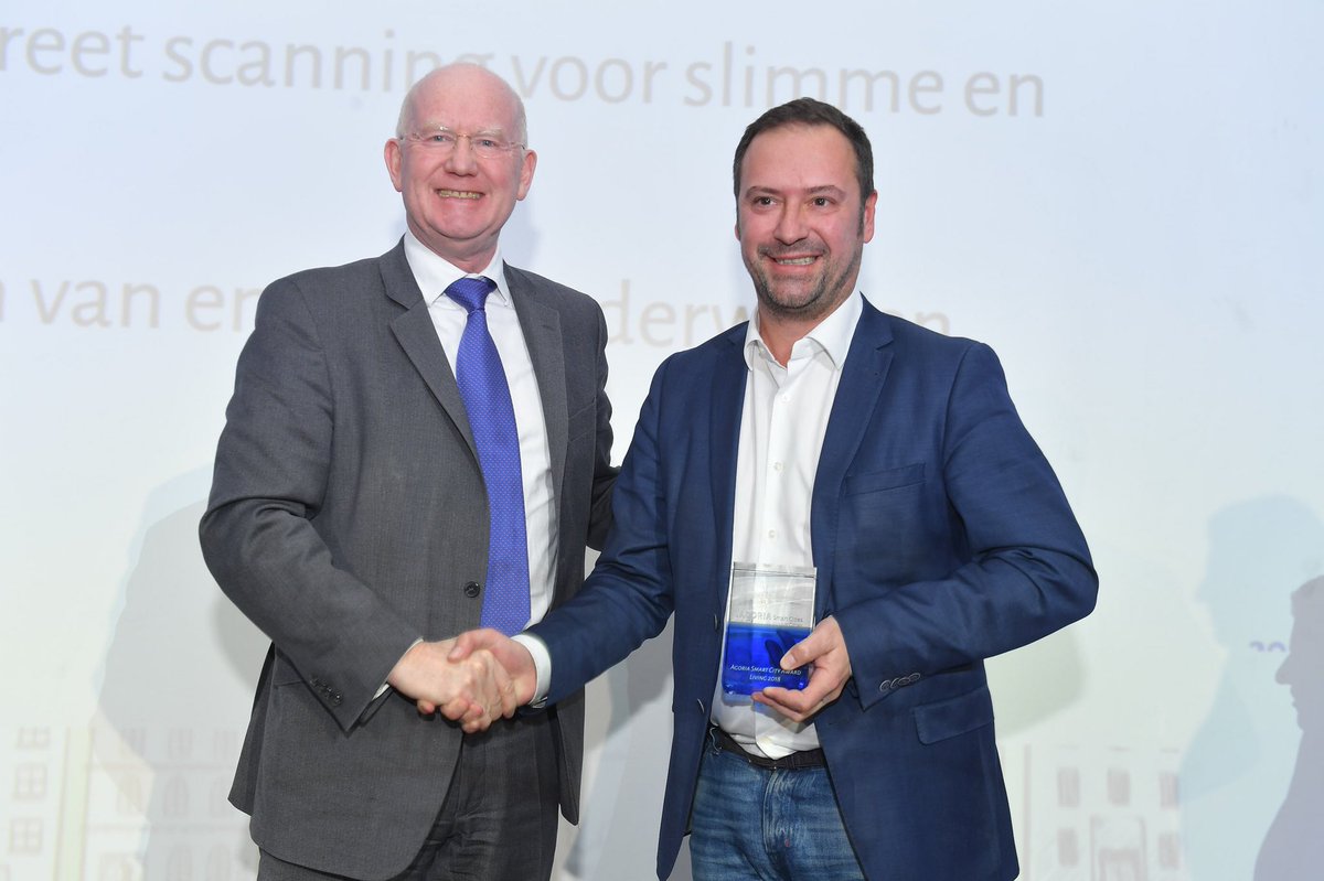 Brugge brengt met slimme bromfietsen het bovengronds parkeren in kaart. Het project bleef niet onopgemerkt en leverde de stad een Agoria Smart City Award Living op. <a href="/StadBrugge/">Stad Brugge</a> #SmartCities