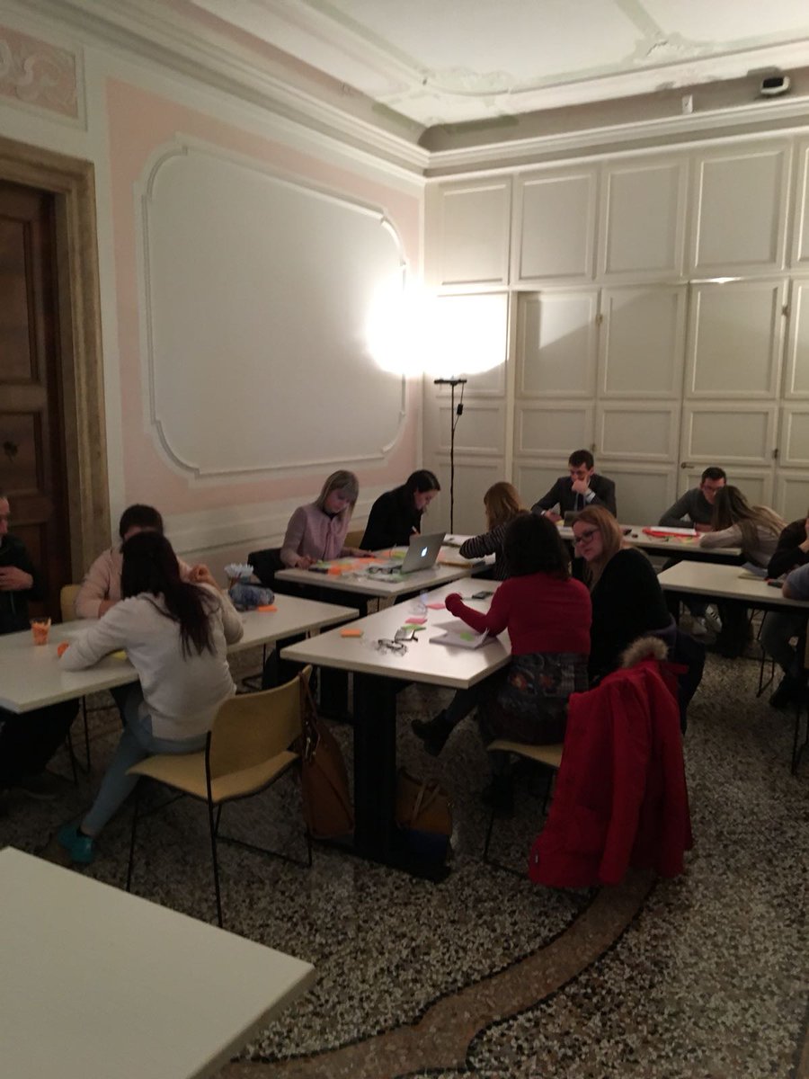 coopstartup's tweet photo. Laboratorio sul Business Model Canvas dopo l’introduzione di Matteo Fornaciari, Impact Hub Reggio Emilia, e Silvia Maschio Cooperativa Itaca. #coopstartup FVG https://t.co/WjO8uwIqvT