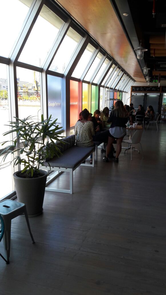 SomosDCG's tweet photo. 💻 Muy interesante la capacitación. Smart Bidding nos permite aumentar el retorno de la inversión. 😀👍 #AdWords #PartnersAcademyAR #SoyGooglePartner https://t.co/K4rkRgTjtA