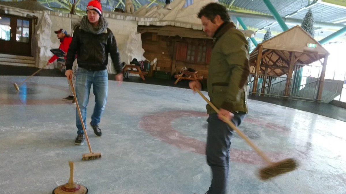 VerdoesLab's tweet photo. #Verdoeslab goes #curling! #WINNERS!
Amazing #TIL @RIMLSInstitute winter event! #chilly #sciencefun #playhardbroomhard #Verdoesit https://t.co/zdPVzHSV0c