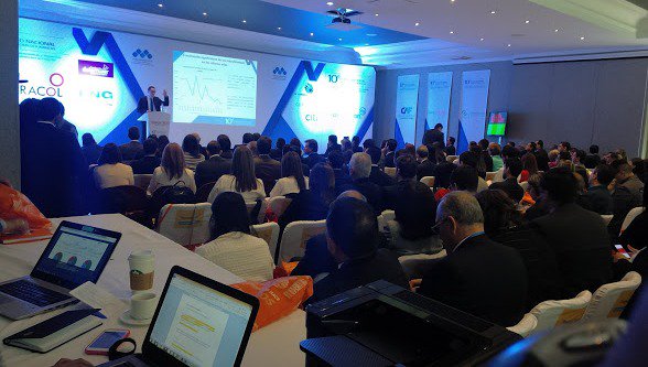 AccesoDirectoCo's tweet photo. Hoy nos encontramos en cubrimiento digital y para medios de comunicación del 10° #ForoAsomicrofinanzas que se realiza en Bogotá. En esta oportunidad se analizan las perspectivas macroeconómicas y tendencias de la industria microfinanciera en Colombia. https://t.co/lkXPFVZGUb