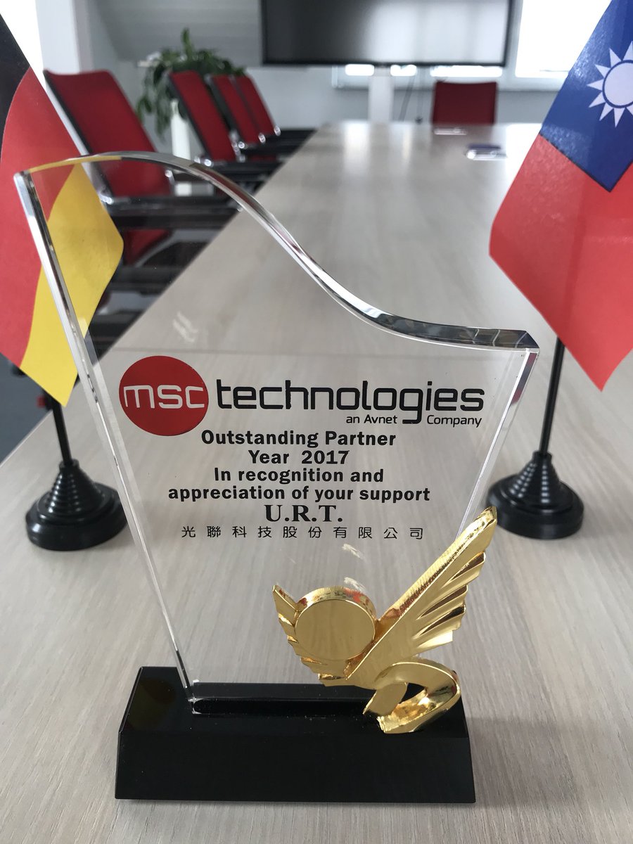 TomsenKlein's tweet photo. #embeddedworld2018 like Christmas. It´s the date to see all friends on customer and supplier side. Time to get gifts. So thank you very much to our friends from U.R.T. Taiwan for this great surprise and let´s work on 2018 one as #AvnetIntegrated /#msctechnologies #unitedradiant https://t.co/jsFA1hzqz1
