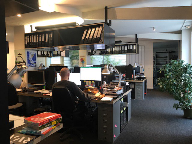 PhVignaud's tweet photo. URGENT : Mon agence RVA recrute maintenant 3 architectes pour du logement, formé à REVIT de préférence (CDI-CDD à voir) :- réhabilitation, 5 ans d'expérience- réhabilitation, 3 ans d'expérience - neuf, 3 ans d'expérience. https://t.co/LQywnIGEux